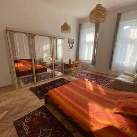 Appartement Corvin *